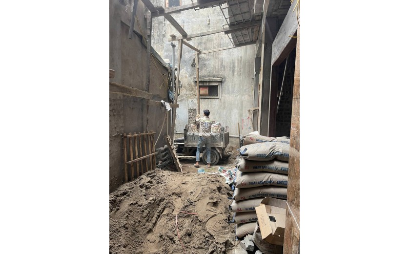 VỊ TRÍ ĐẸP, NHÀ CÁCH ĐƯỜNG Ô TÔ CHỈ MẤY BƯỚC CHÂN, GẦN CHỢ, GẦN NHIỀU TRƯỜNG HỌC CÁC CẤP, GIAO THÔNG THUẬN LỢI, TIỆN ÍCH KHÔNG THIẾU THỨ GÌ